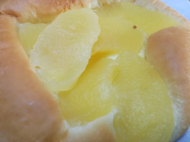 りんごを味わうカスタードのブリオッシュ【Pasco】